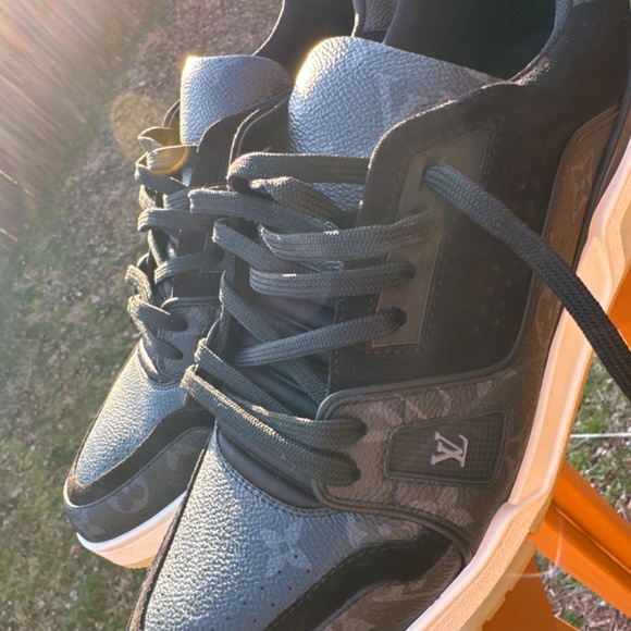 Louis Vuitton Trainers - Picture 2 of 3